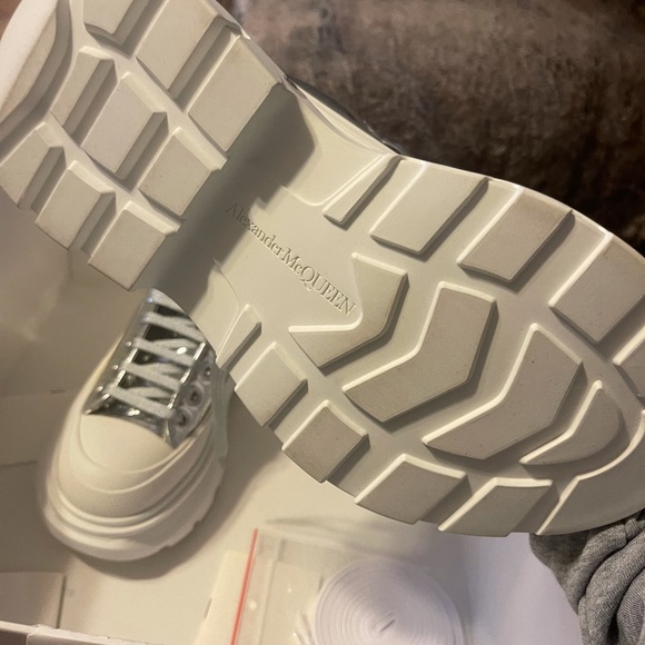 Alexander McQueen silver tread slick boots - Picture 4 of 11